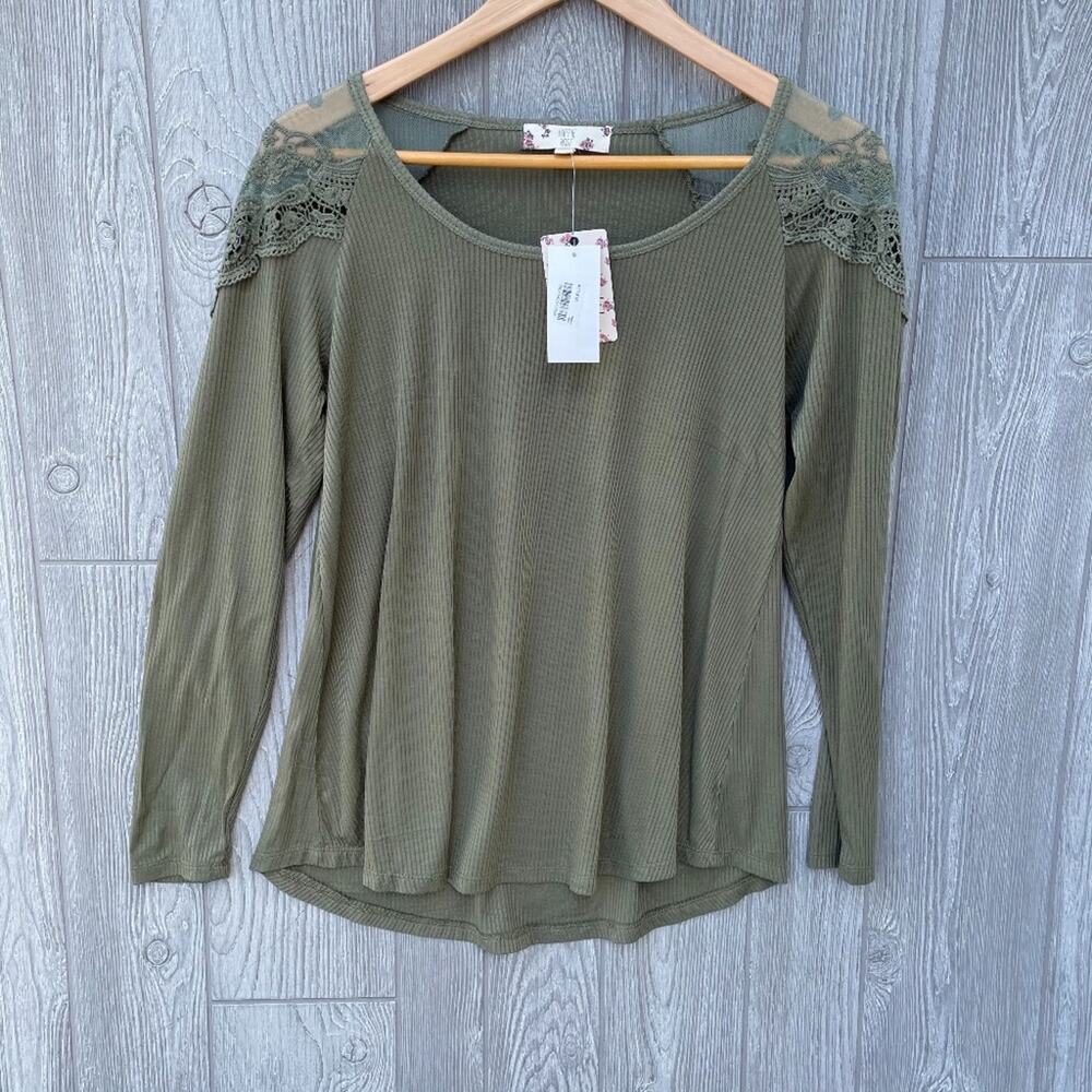 Hippie Rose Ribbed Lace Blouse in Prairie Pine